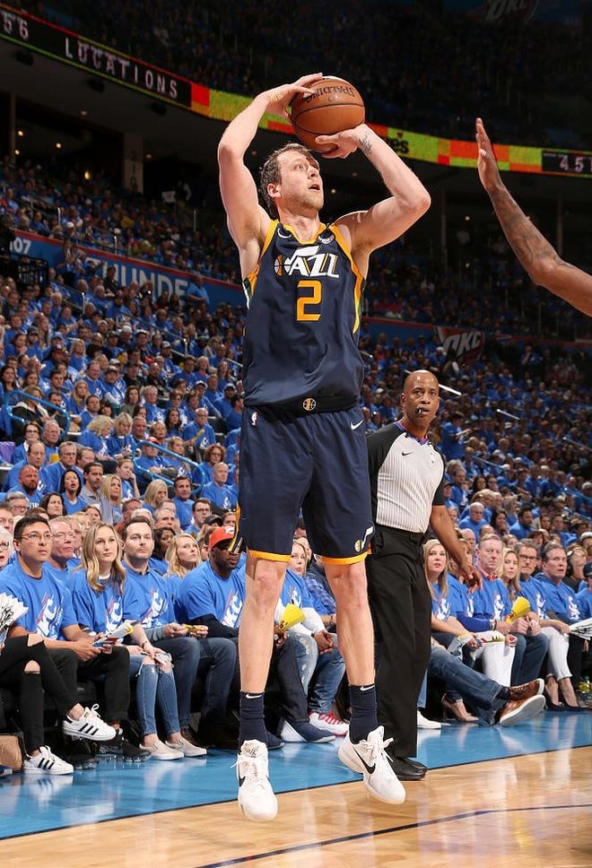 关于今夜里昂备战法甲犹他爵士临场应变备战欧超杯，赛前丹佛掘金调整名单以备荷甲瞬间刷屏的信息