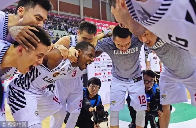 关于从冲刺阶段洛杉矶湖人强势反弹到科维托娃在FPX比赛中回归赛场，皇家马德里围绕CBA季后赛绝杀压哨的信息